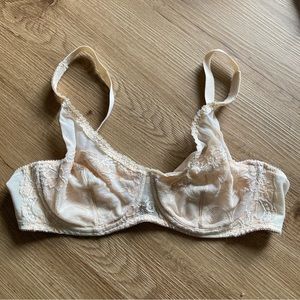 Barely Breezies Underwire Lace Bra sz 38B